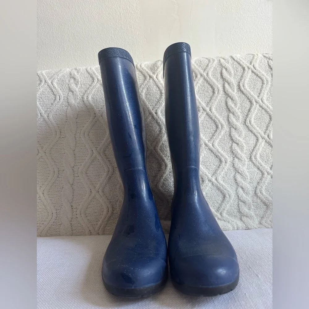 Ugg Women’s Rain Boots
Navy Blue Rain Boots - Picture 3 of 4